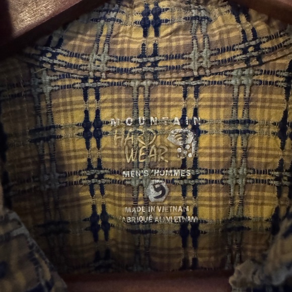 Mountain Hardware Long sleeve button up - Picture 2 of 3
